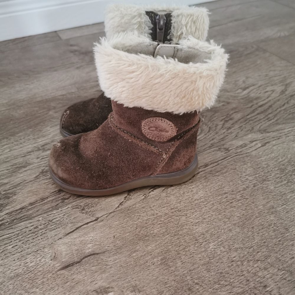 2/$30 Clarks first shoes suede boots size 4.5